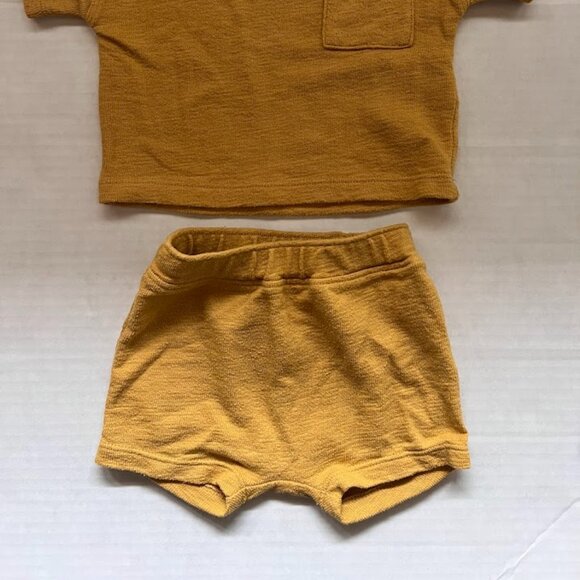 Baby Boy's Old Navy Summer Outfit Bundle - Yellow Top & Floral Shorts - Size 3-6 - Picture 3 of 7